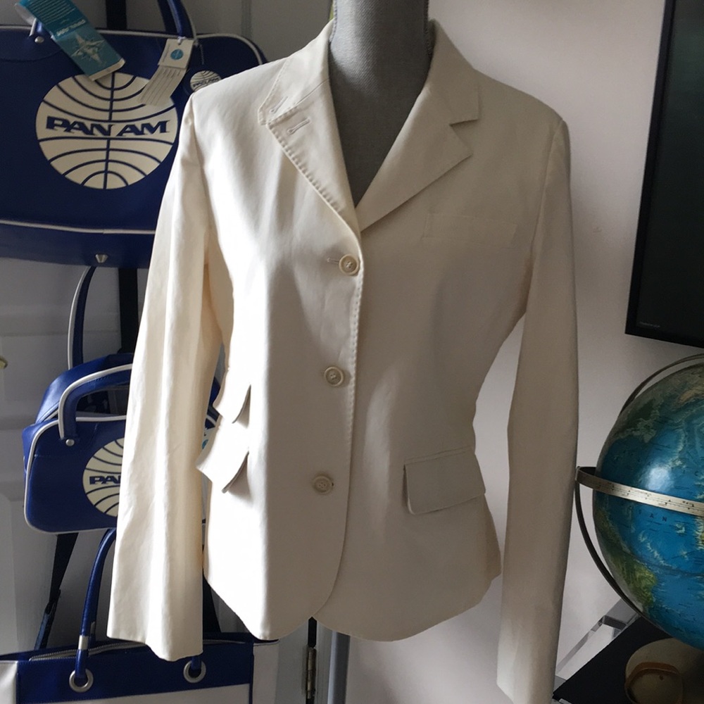 Superior Quality Loro Piana Women’s Jacket GUC.